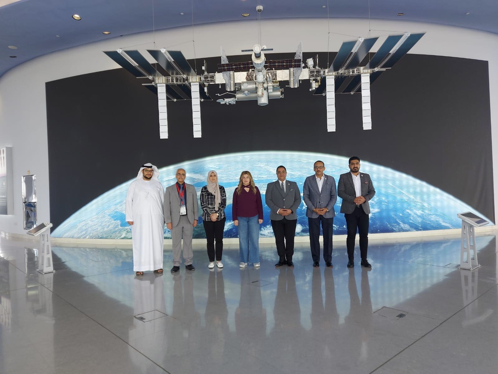 6796133c 4ca1 4ce3 856e 2b4a4d72b60f التعليم العالي جامعة الشارقة تشهد فعاليات اليوم الرابع لبرنامج إعداد قادة الشباب العربى موقع في الجامعة