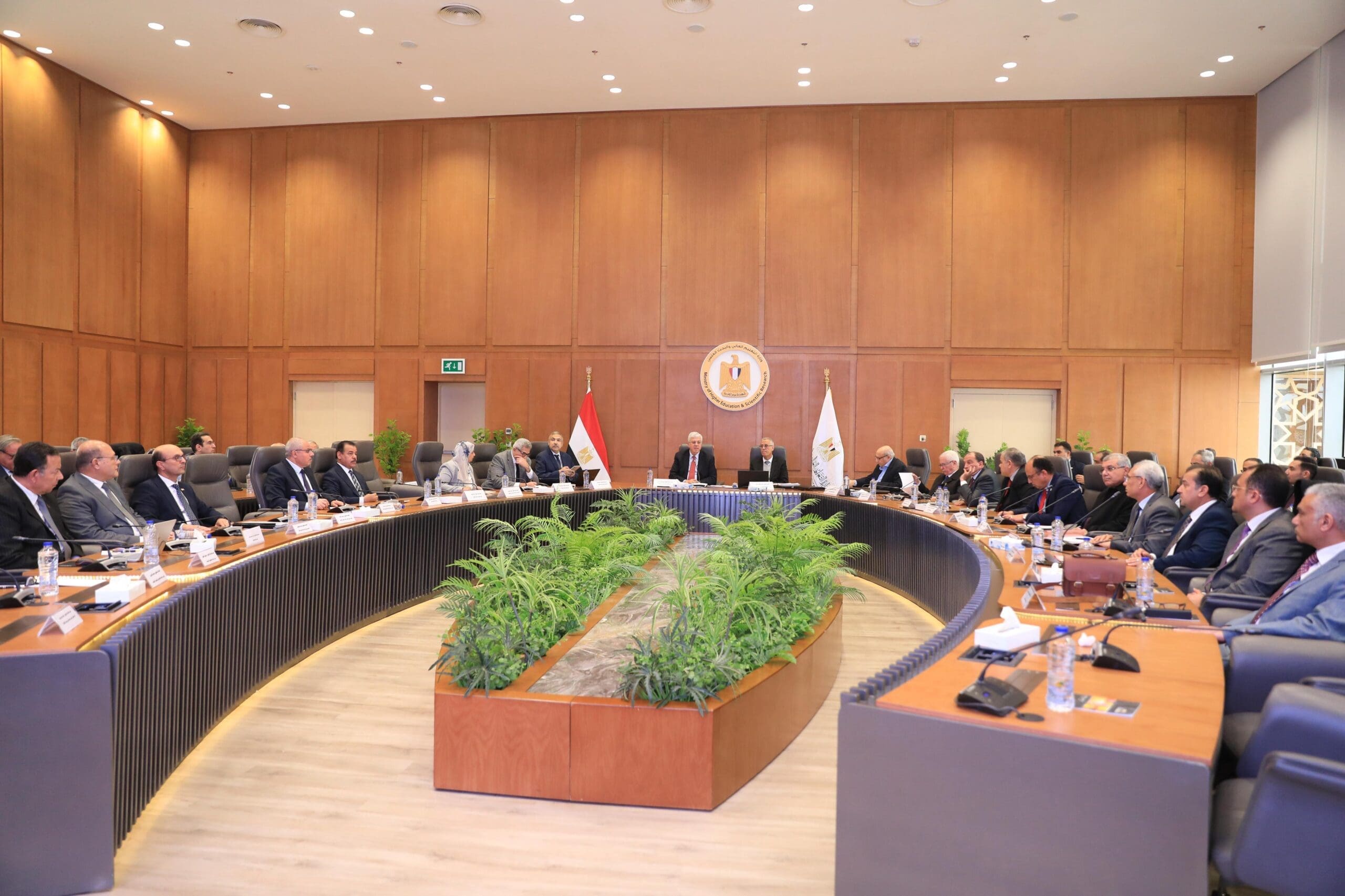 6d6d1c72 20af 4b31 a08b 4a2da907a381 scaled بحوث البترول وزير التعليم العالي : 60 ألف طالب بالجامعات الأهلية و10 جامعات جديدة مع بداية العام الدراسى المقبل موقع في الجامعة