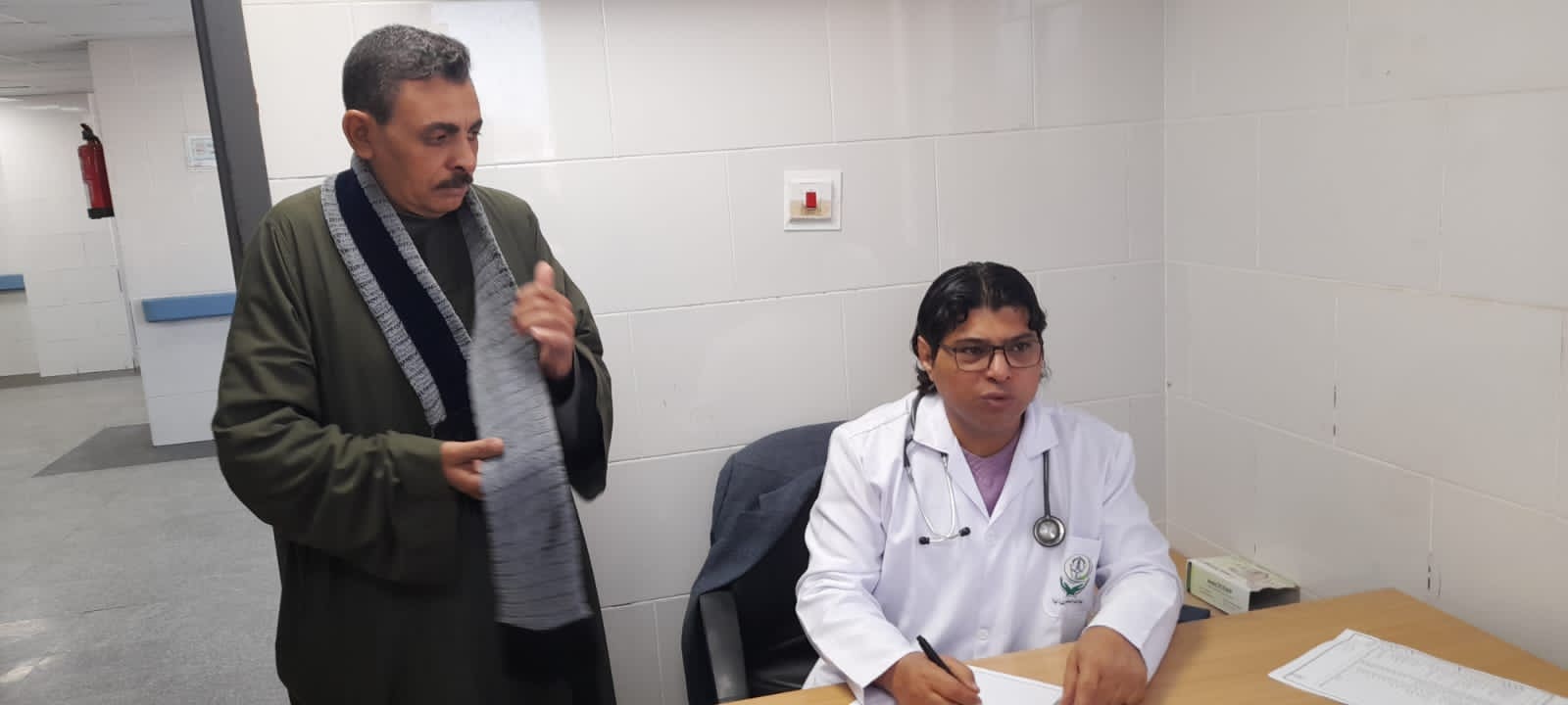 6f0cf040 f8b0 46dd 8351 2b3565a98da5 جامعة الأزهر إقبال كبير علي قافلة جامعة الأزهر التنموية الشاملة لحلايب وشلاتين موقع في الجامعة