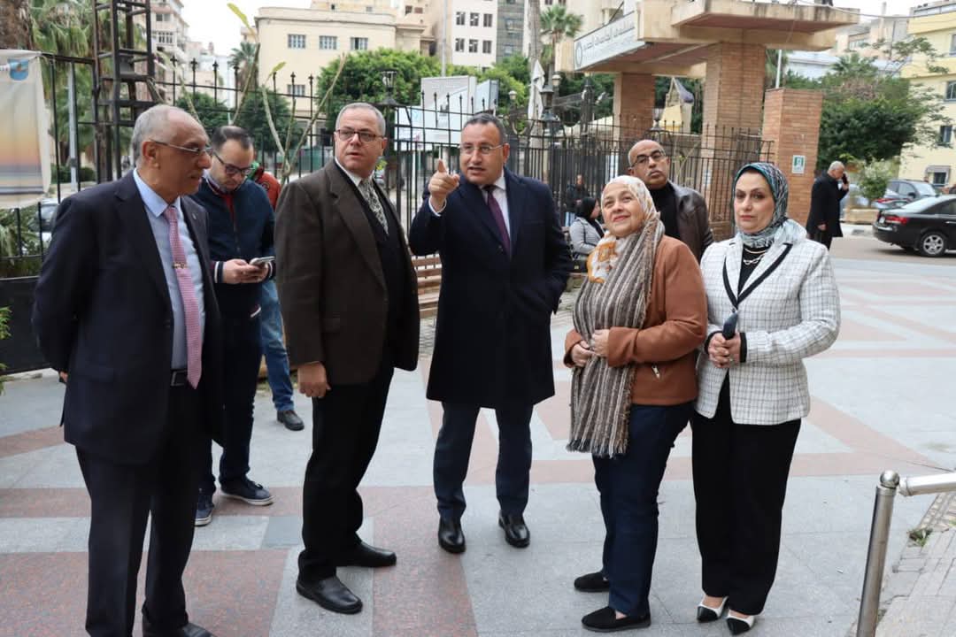 FB IMG 1739008247930 رئيس جامعة أسيوط قنصوة في الميدان.. رئيس جامعة الإسكندرية يتفقد الدراسة فى أول أيام الفصل الثانى موقع في الجامعة