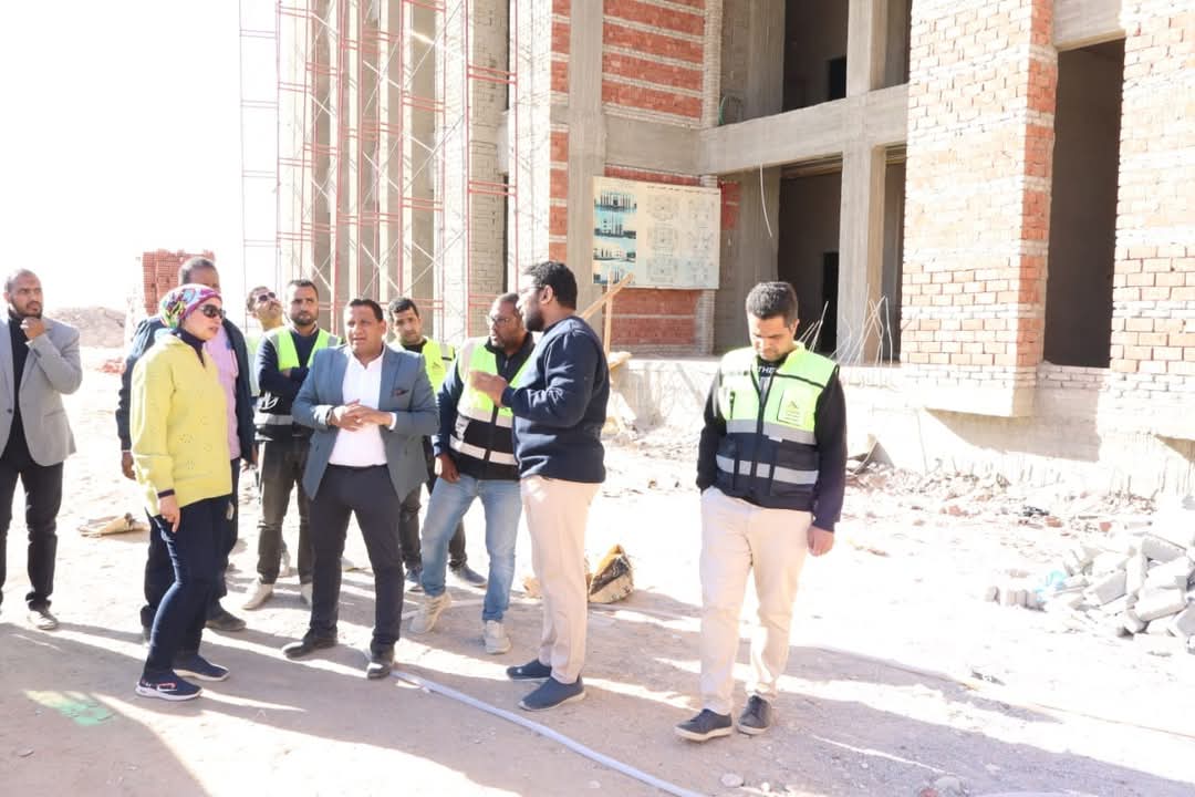 FB IMG 1740217297023 الذكاء رئيس جامعة الأقصر توجه بالإسراع في تنفيذ المشروعات الإنشائية بمدينة طيبة موقع في الجامعة