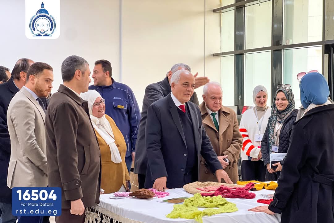 FB IMG 1740494793709 جامعة الأقصر افتتاح المعرض الفني والمشغولات اليدوية لطلاب جامعة الريادة موقع في الجامعة