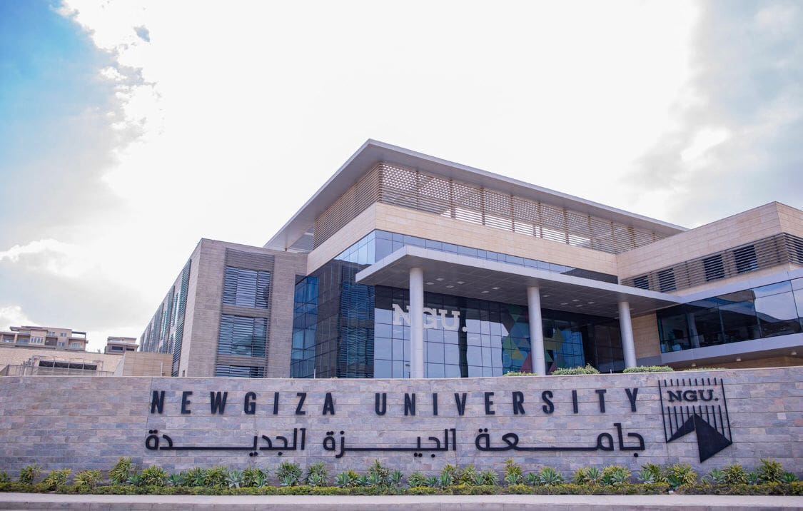 IMG 20250220 WA0121 جامعة اليوم.. جامعة الجيزة الجديدة NGU تحتفل بتخريج دفعة جديدة من طلابها موقع في الجامعة