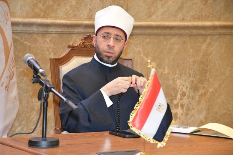وزير الأوقاف: نرفض التهجير ولا بديل عن الحل العادل بإقامة دولة فلسطين المستقلة على حدود 1967 3 a6211221 3049 46a2 bc05 d864fe66499b جامعة حلوان وزير الأوقاف: نرفض التهجير ولا بديل عن الحل العادل بإقامة دولة فلسطين المستقلة على حدود 1967 موقع في الجامعة