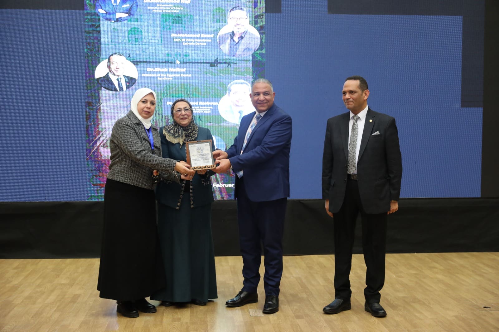 a78faca4 d265 437e 9c9f 793aa2ebeb55 1 جامعة الأزهر نائبا رئيس جامعة الأزهر يفتتحان فعاليات المؤتمر الأول لريادة الأعمال بكلية طب الأسنان بنات القاهرة موقع في الجامعة