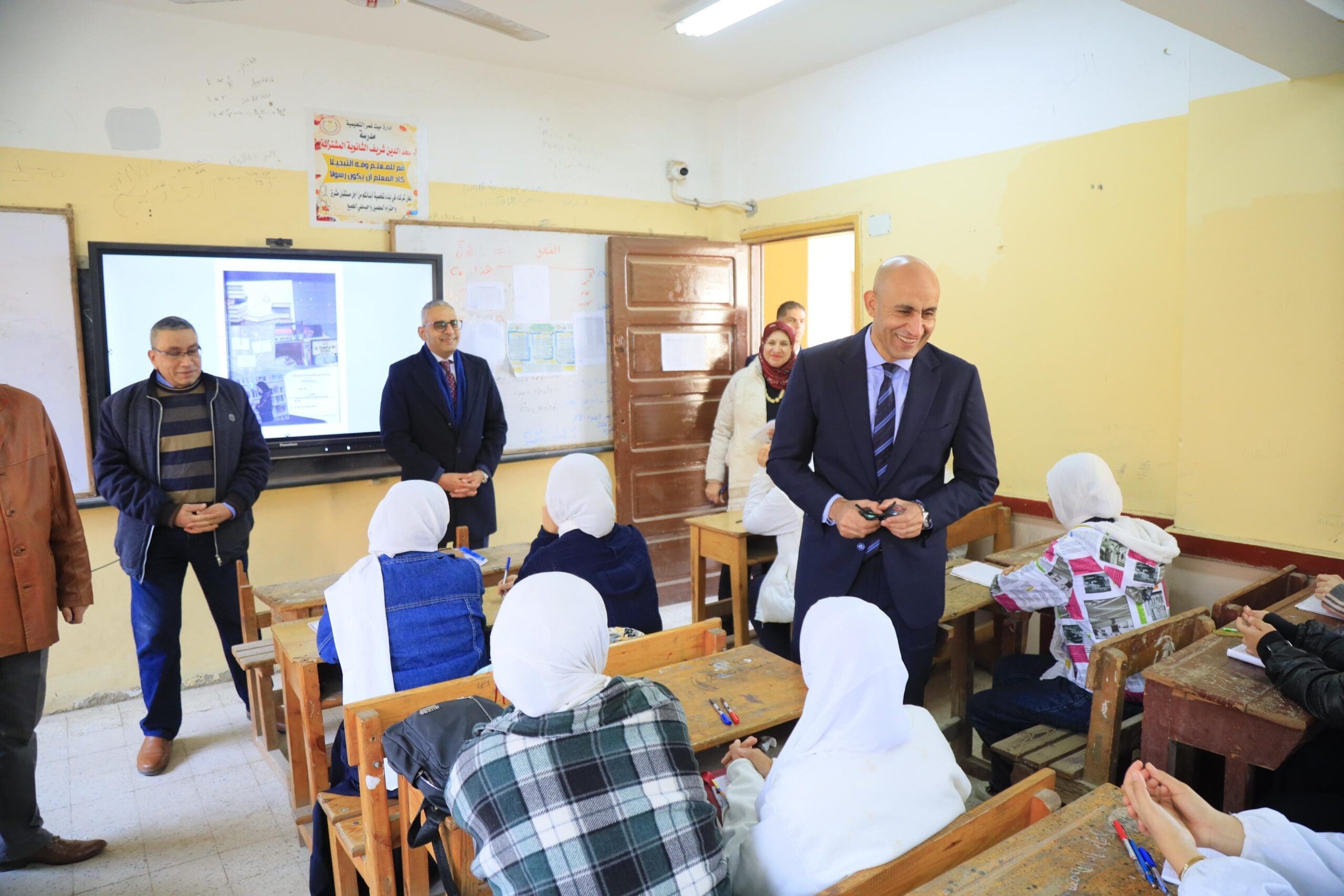c7dc0566 0aba 4a68 892d 38d8e0ddaf0a scaled تعليم الشرقية وزير التربية والتعليم يتابع انطلاق الفصل الدراسي الثاني بجولة مفاجئة في عدة مدارس بمحافظة الدقهلية موقع في الجامعة