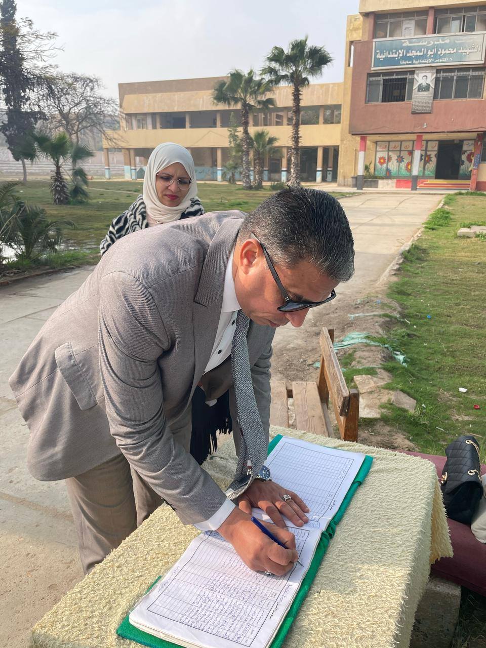 سيد عطية تعليم تعليم الجيزة: جاهزية كاملة وانضباط وتخطيط محكم لانطلاق الفصل الثاني موقع في الجامعة