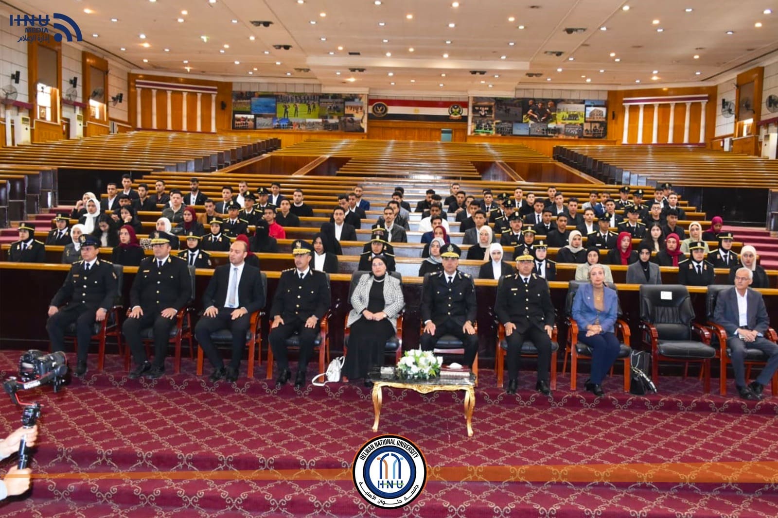 0c3626f5 0220 4074 bc67 c41d68a5756a التعليم العالي حقوق حلوان الأهلية تنظم زيارة لطلابها لأكاديمية الشرطة موقع في الجامعة