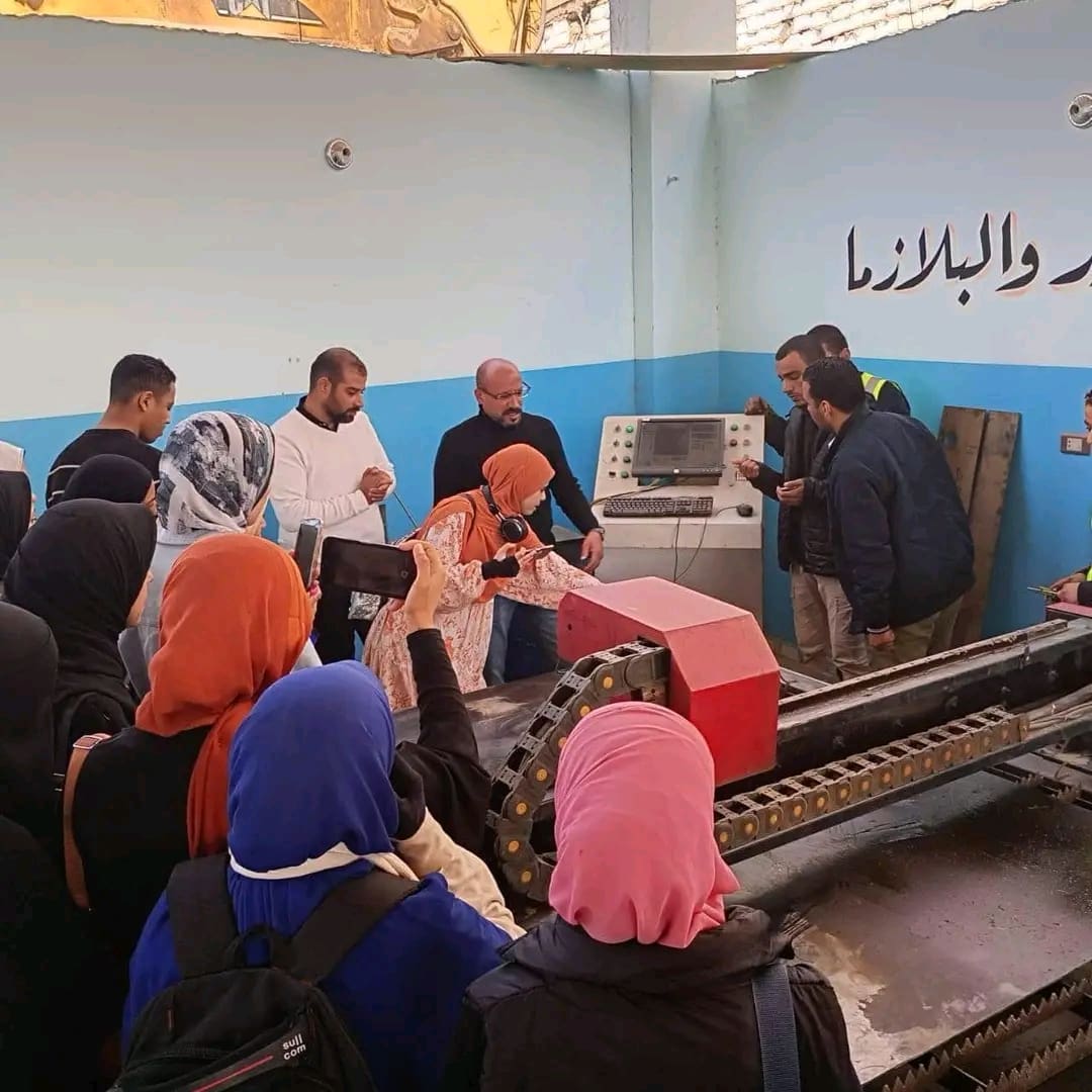 1741448479711 التكنولوجيا زيارة ميدانية لقسم ميكانيكا إنتاج بكلية التكنولوجيا والتعليم بسوهاج لمصنع تشكيل المعدن موقع في الجامعة