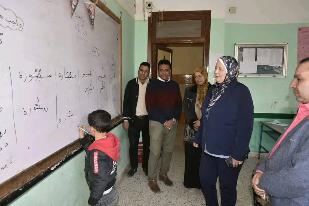 1741601248150 في يومها الثاني.. وكيل تعليم بني سويف تطمئن على الطلاب خلال أداء امتحان شهر مارس موقع في الجامعة