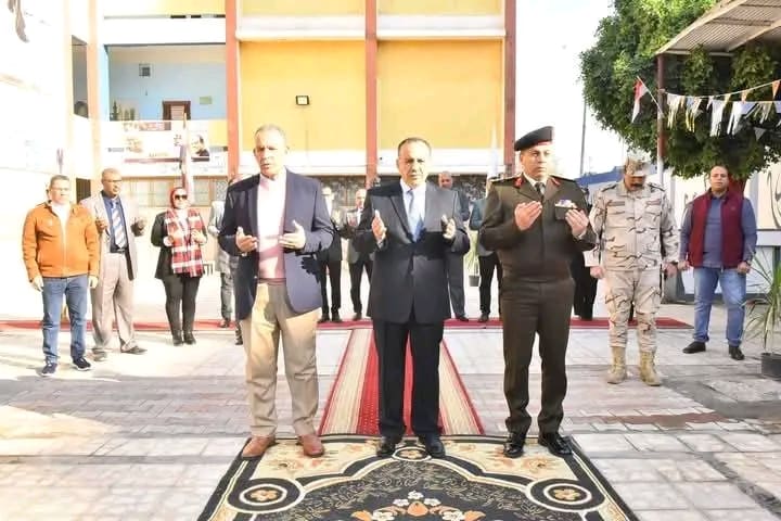 محافظ أسيوط يشهد العروض العسكرية والرياضية لطلاب مدرسة ناصر الثانوية العسكرية 1 1741606599186 محافظ محافظ أسيوط يشهد العروض العسكرية والرياضية لطلاب مدرسة ناصر الثانوية العسكرية موقع في الجامعة