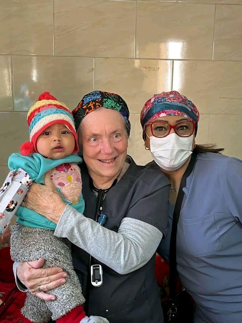 1742217450301 جامعة القاهرة القافلة الطبية الأمريكية تجري 70 عملية جراحية لطفل مصابين بالشفة الأرنبية بسوهاج موقع في الجامعة