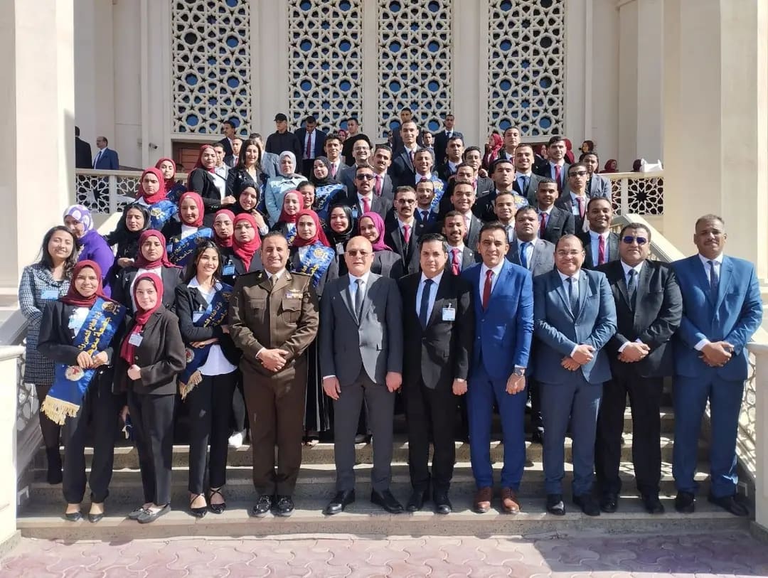 1743412396813 جامعة  110 طالب وعضو هيئة تدريس من جامعة سوهاج يشاركون فى تكريم أبناء الشهداء والمصابيين موقع في الجامعة