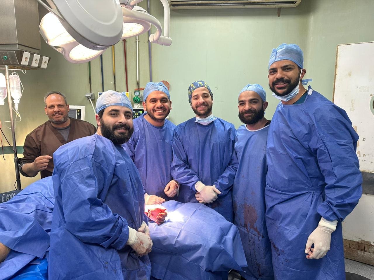 21753d25 d122 40f6 a362 63b9f92feded جامعة القاهرة استغرقت 11 ساعة.. زراعة يد مبتورة لمريض في طوارئ قصر العيني موقع في الجامعة