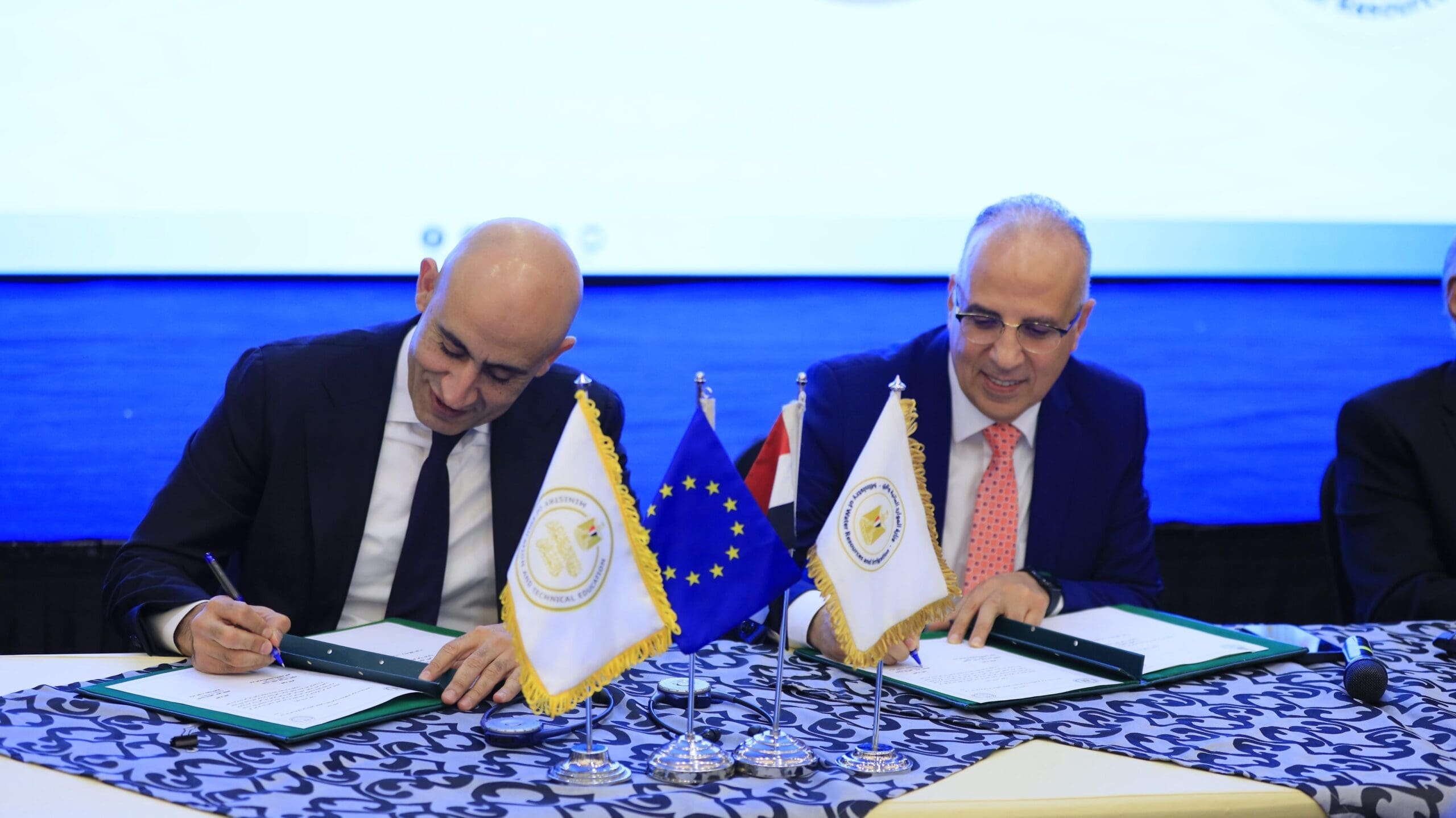 379394de 9aff 4360 a43b ca43ffcac3e6 scaled الاستشعار بروتوكول تعاون بين وزارتي التربية والتعليم والموارد المائية والري لتعزيز الوعي المائي في المناهج الدراسية موقع في الجامعة
