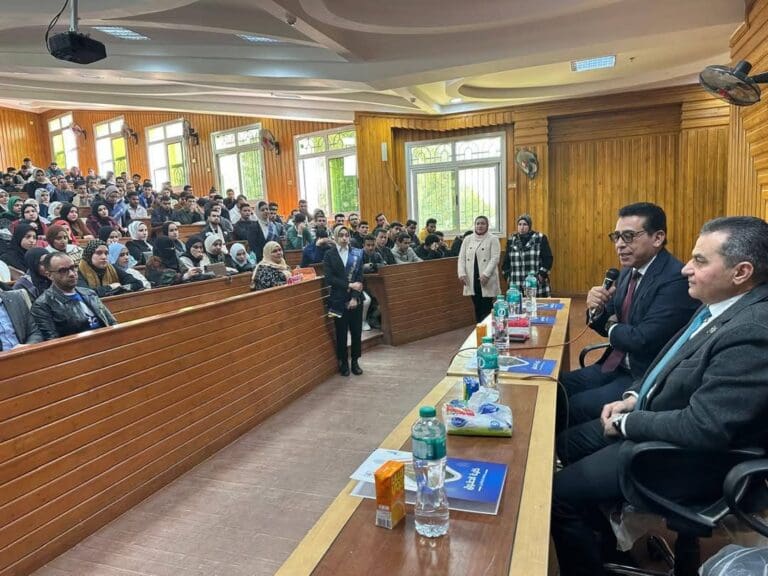 جامعة كفر الشيخ تنظم لقاءً حوارياً لتعزيز المشاركه السياسية بين الشباب 17 FB IMG 1740850471952 الجديد جامعة كفر الشيخ تنظم لقاءً حوارياً لتعزيز المشاركه السياسية بين الشباب موقع في الجامعة