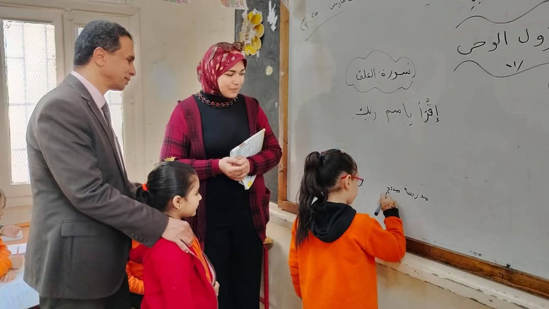 FB IMG 1741532859976 وكيل وكيل تعليم كفر الشيخ يتفقد عدة مدارس لمتابعة اختبارات شهر مارس موقع في الجامعة