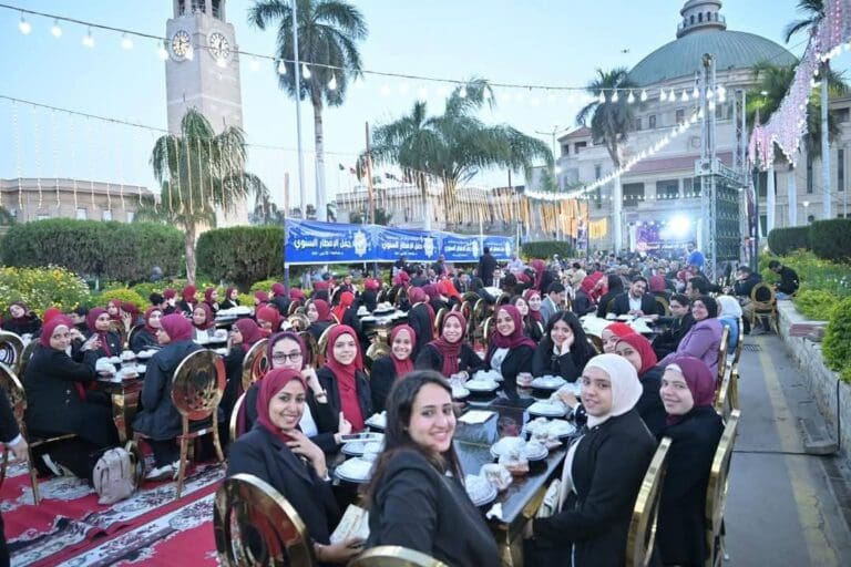 أمين المجلس الأعلى للجامعات يشهد حفل الإفطار الجماعي لأسرة طلاب من أجل مصر جامعة القاهرة 4 FB IMG 1741855684210 شنط أمين المجلس الأعلى للجامعات يشهد حفل الإفطار الجماعي لأسرة طلاب من أجل مصر جامعة القاهرة موقع في الجامعة
