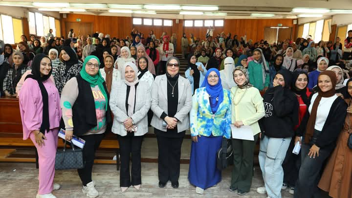 ندوة توعوية حول "الذكاء الاصطناعي والعنف الإلكتروني ضد المرأة" بكلية التربية الرياضية للبنات بجامعة الزقازيق 1 كلية التربية الرياضية للبنات بجامعة الزقازيق
