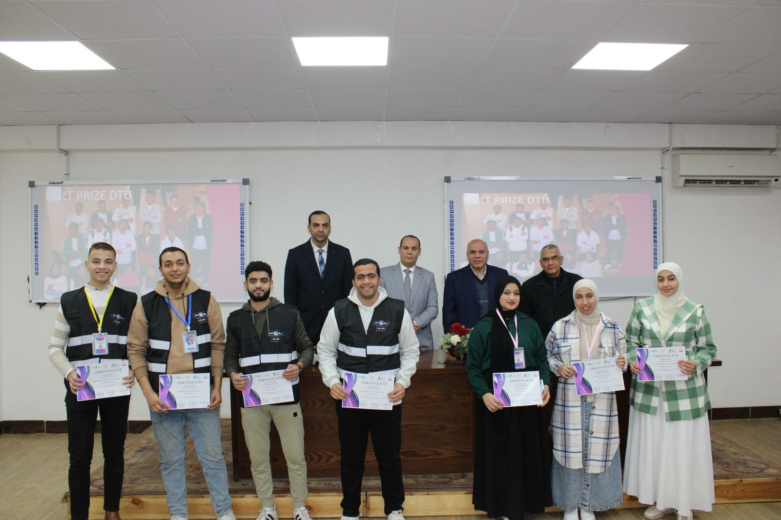 IMG 20250302 WA0053 مصروفات كليات الحاسبات رئيس جامعة الدلتا التكنولوجية يكرم الفرق الفائزة فى مسابقة Hult Prize لإبتكار حلول ريادية وابداعية للتحديات المجتمعية موقع في الجامعة