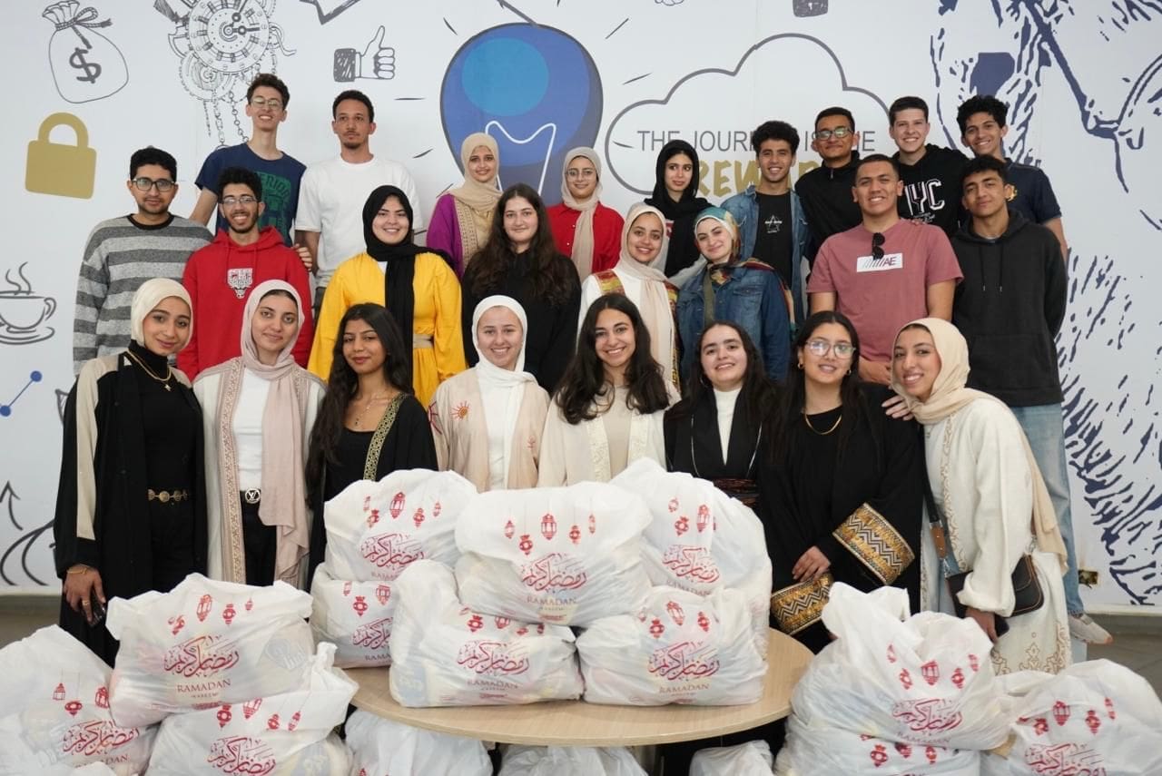 جامعة مصر للمعلوماتية تنظم حفل إفطار جماعي لطلابها وتوزع شنط رمضان على العمالة بمدينة المعرفة 1 IMG 20250313 WA0098 مصر جامعة مصر للمعلوماتية تنظم حفل إفطار جماعي لطلابها وتوزع شنط رمضان على العمالة بمدينة المعرفة موقع في الجامعة