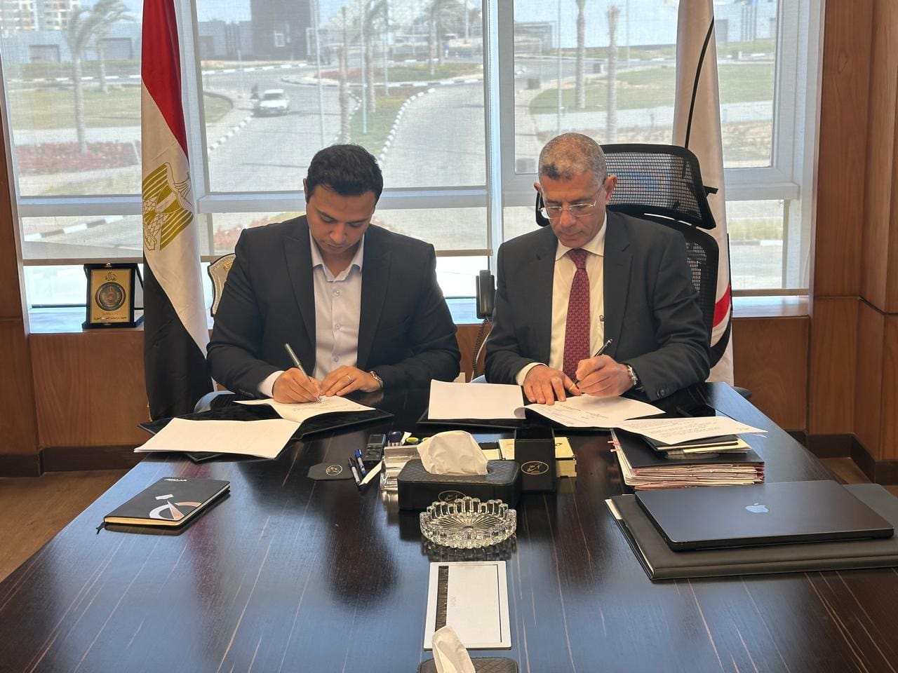 تفاصيل تصنيع أسراب أقمار صناعية لخدمات الإنترنت والاتصالات 1 IMG 20250325 WA0196 أقمار تفاصيل تصنيع أسراب أقمار صناعية لخدمات الإنترنت والاتصالات موقع في الجامعة