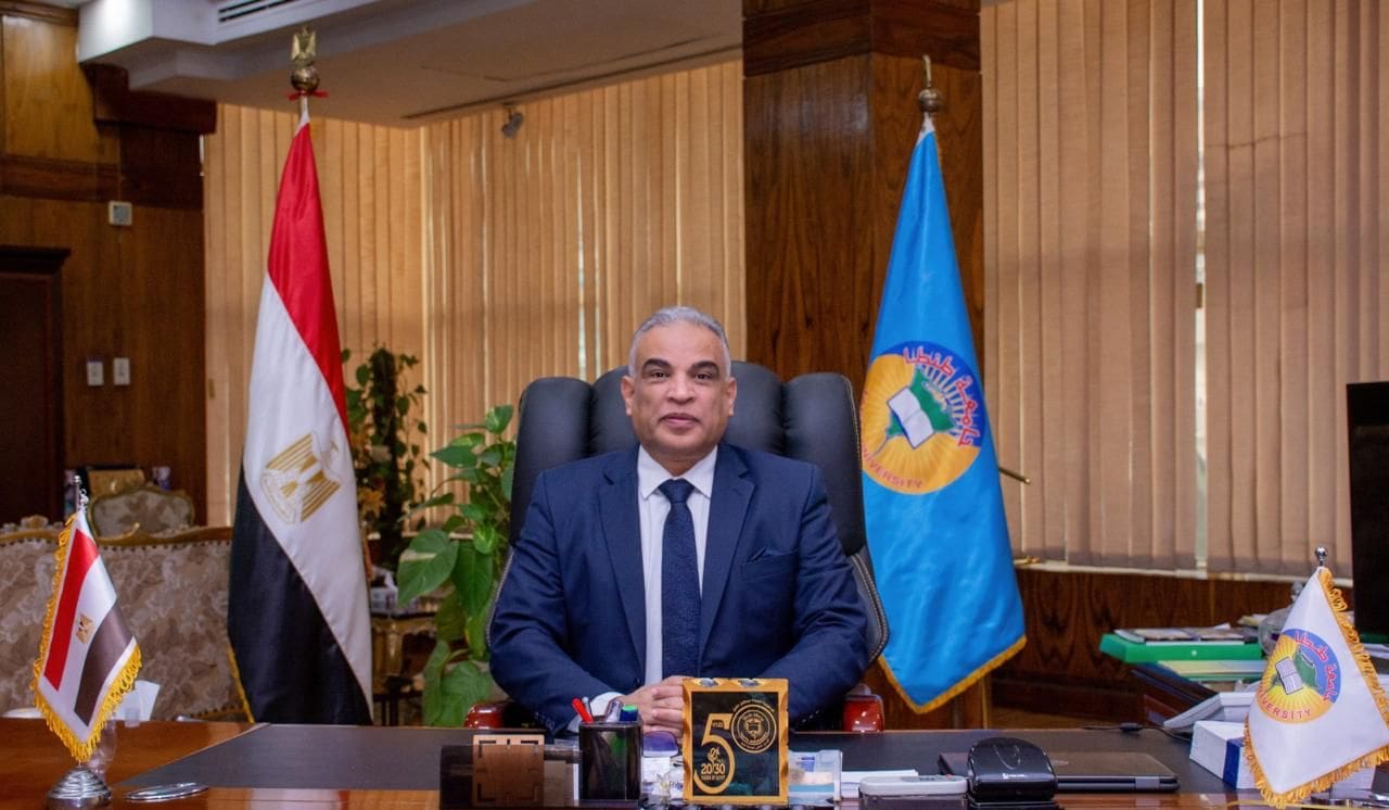 الدكتور محمد حسين رئيس جامعة طنطا