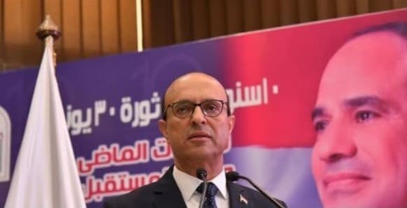 رئيس جامعة أسيوط يهنئ الرئيس السيسي بمناسبة قرب حلول عيد الفطر المبارك 3 رئيس جامعة أسيوط