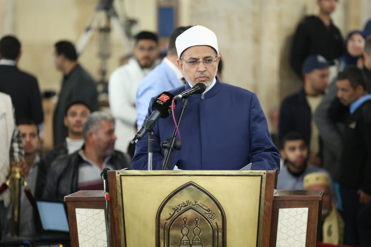 رئيس جامعة الأزهر: ما من بلد في الدنيا إلا وللأزهر عليه يدٌ بيضاء في نشر العلم والوسطية والاعتدال 1 debb967b 96dc 43a4 a351 2c331f4a6d96 جامعة الأزهر رئيس جامعة الأزهر: ما من بلد في الدنيا إلا وللأزهر عليه يدٌ بيضاء في نشر العلم والوسطية والاعتدال موقع في الجامعة
