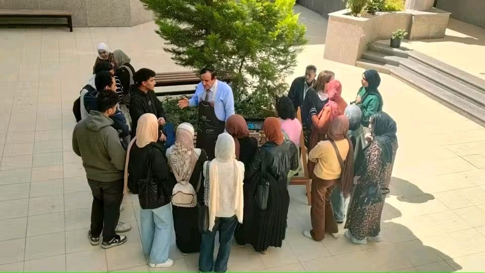 e4ab6321 49ec 412e 834d 01511e93efcc جامعة قناة السويس ورشة فنية بكلية السياحة والفنادق استعدادًا للأسبوع البيئي بجامعة قناة السويس موقع في الجامعة