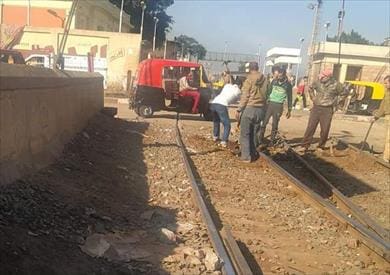 إصابة طالب جامعي في حادث قطار أثناء عبوره مزلقان بقويسنا في المنوفية 1 إصابة قطار طالب إصابة طالب جامعي في حادث قطار أثناء عبوره مزلقان بقويسنا في المنوفية موقع في الجامعة