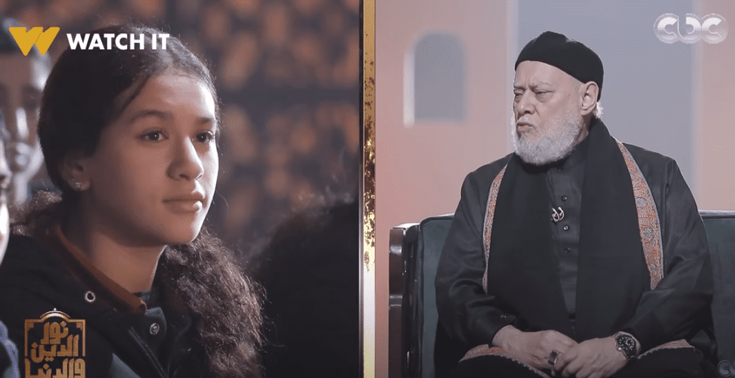 علي 1 جامعة حلوان طالبة تسأل : مش بعرف أصلى حاضر بسبب الدراسة.. أعمل ايه؟.. علي جمعة يرد - فيديو موقع في الجامعة