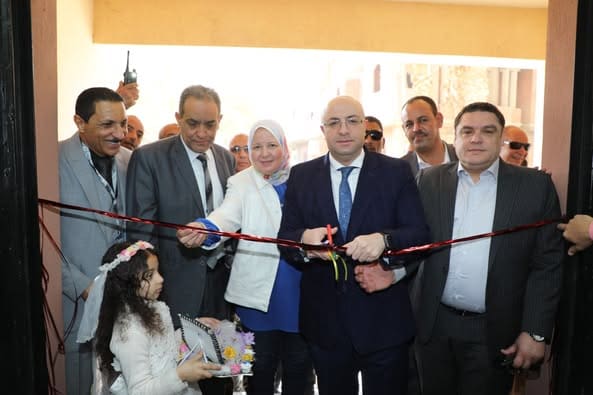بتكلفة 10 مليون جنيها.. محافظ بني سويف يفتتح مبنى الإدارة التعليمية الجديد بسمسطا 1 محافظ بني سويف ووكيل التعليم محافظ بتكلفة 10 مليون جنيها.. محافظ بني سويف يفتتح مبنى الإدارة التعليمية الجديد بسمسطا موقع في الجامعة