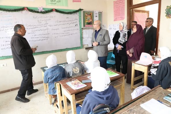 عاجل.. إحالة إدارة مدرستين بـ"ببا" بني سويف للتحقيق: تراخي وتقصير 1 وكيل تعليم بني سويف والمحافظ إحالة عاجل.. إحالة إدارة مدرستين بـ"ببا" بني سويف للتحقيق: تراخي وتقصير موقع في الجامعة