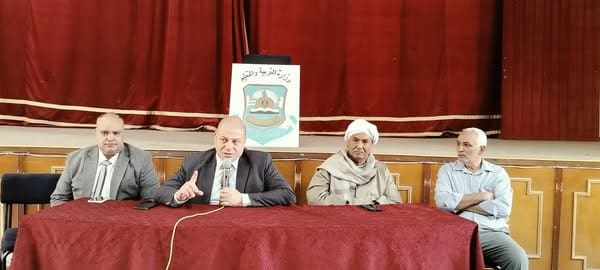 وكيل تعليم قنا جداول لمناقشة ضوابط وضع جداول الامتحانات.. تعليم قنا يعقد اجتماعا موقع في الجامعة