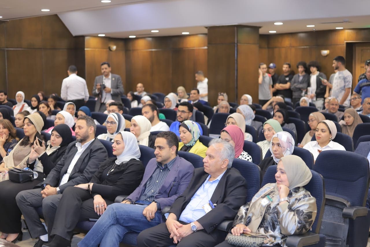 0803ee99 3feb 4b64 8502 408facf1a196 جامعة من الابتكار إلى السوق: حفل تخرج الشركات الناشئة بحاضنة Biocluster في جامعة حلوان موقع في الجامعة