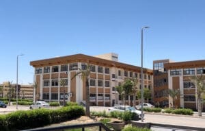 جامعة العريش تُطلق أول مجمع طبي متكامل بشمال سيناء على مساحة 50 فدانًا