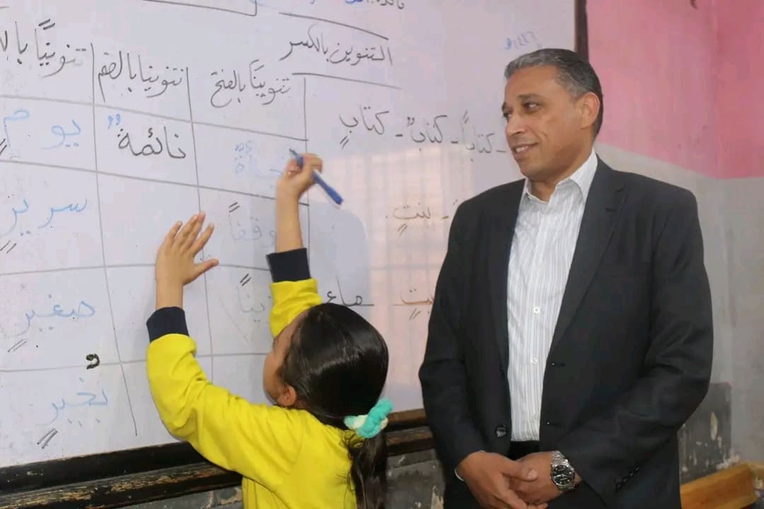 بعد جولة.. تعليمات من وكيل تعليم الجيزة لمدارس الوراق خصوصًا مدرسة أم المؤمنين الإعدادية 1 1744209350468 وكيل بعد جولة.. تعليمات من وكيل تعليم الجيزة لمدارس الوراق خصوصًا مدرسة أم المؤمنين الإعدادية موقع في الجامعة