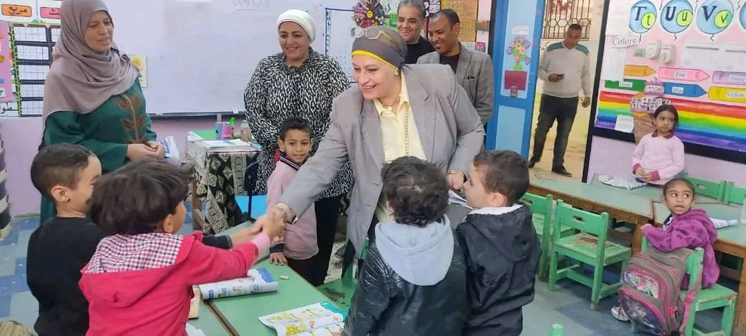 وكيل تعليم القاهرة تتابع مدارس الزاوية الحمراء.. وتوجه الشكر لمعلمة لهذا السبب 1 1744619970465 تعليم وكيل تعليم القاهرة تتابع مدارس الزاوية الحمراء.. وتوجه الشكر لمعلمة لهذا السبب موقع في الجامعة