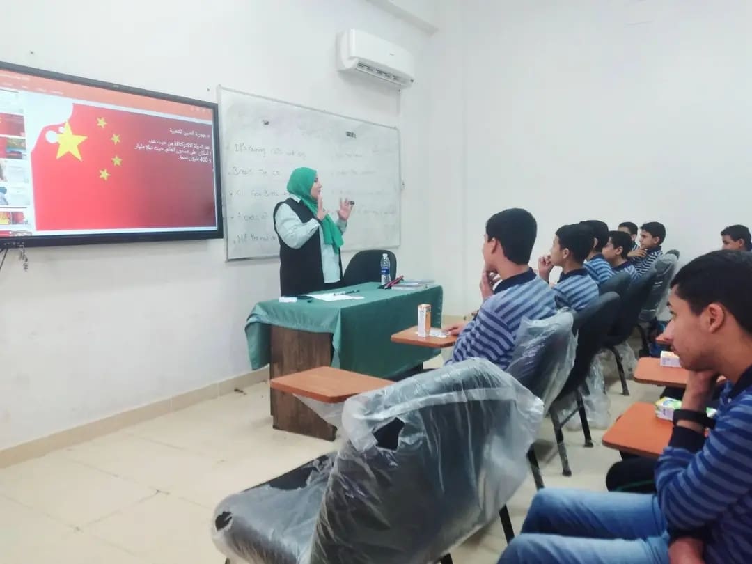 جولة تثقيفية لطلاب مدرسة الشهيد محمد الجنايني بالكليات العلمية بجامعة قناة السويس 1 1745673714279 مدرسة جولة تثقيفية لطلاب مدرسة الشهيد محمد الجنايني بالكليات العلمية بجامعة قناة السويس موقع في الجامعة