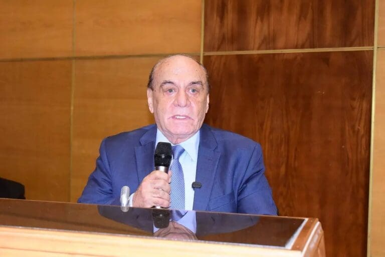 اللواء سمير فرج من جامعة سوهاج : الدولة المصرية ضخت 1,2 تريليون جنيه لتنفيذ مشروعات بسيناء 3 1745759861424 مفتي الجمهورية اللواء سمير فرج من جامعة سوهاج : الدولة المصرية ضخت 1,2 تريليون جنيه لتنفيذ مشروعات بسيناء موقع في الجامعة