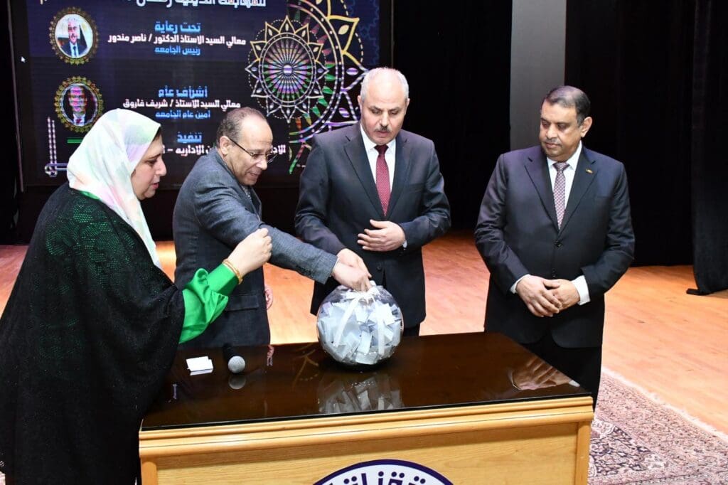 تكريم الأمهات المثاليات بجامعة القناة