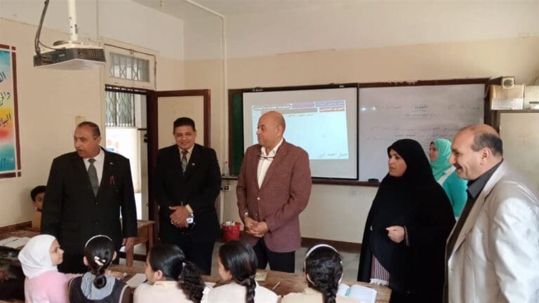 بالصور.. وكيل تعليم الدقهلية يتابع انتظام العملية التعليمية بأجا 7 وكيل تعليم الدقهلية