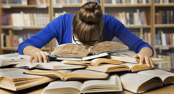 لطلاب المدارس والجامعات .. طرق فعالة لتقوية الذاكرة وتحسين التركيز قبل الامتحانات - فيديو 1 369900 الشعور بالنعاس أثناء المذاكرة تحسين التركيز لطلاب المدارس والجامعات .. طرق فعالة لتقوية الذاكرة وتحسين التركيز قبل الامتحانات - فيديو موقع في الجامعة