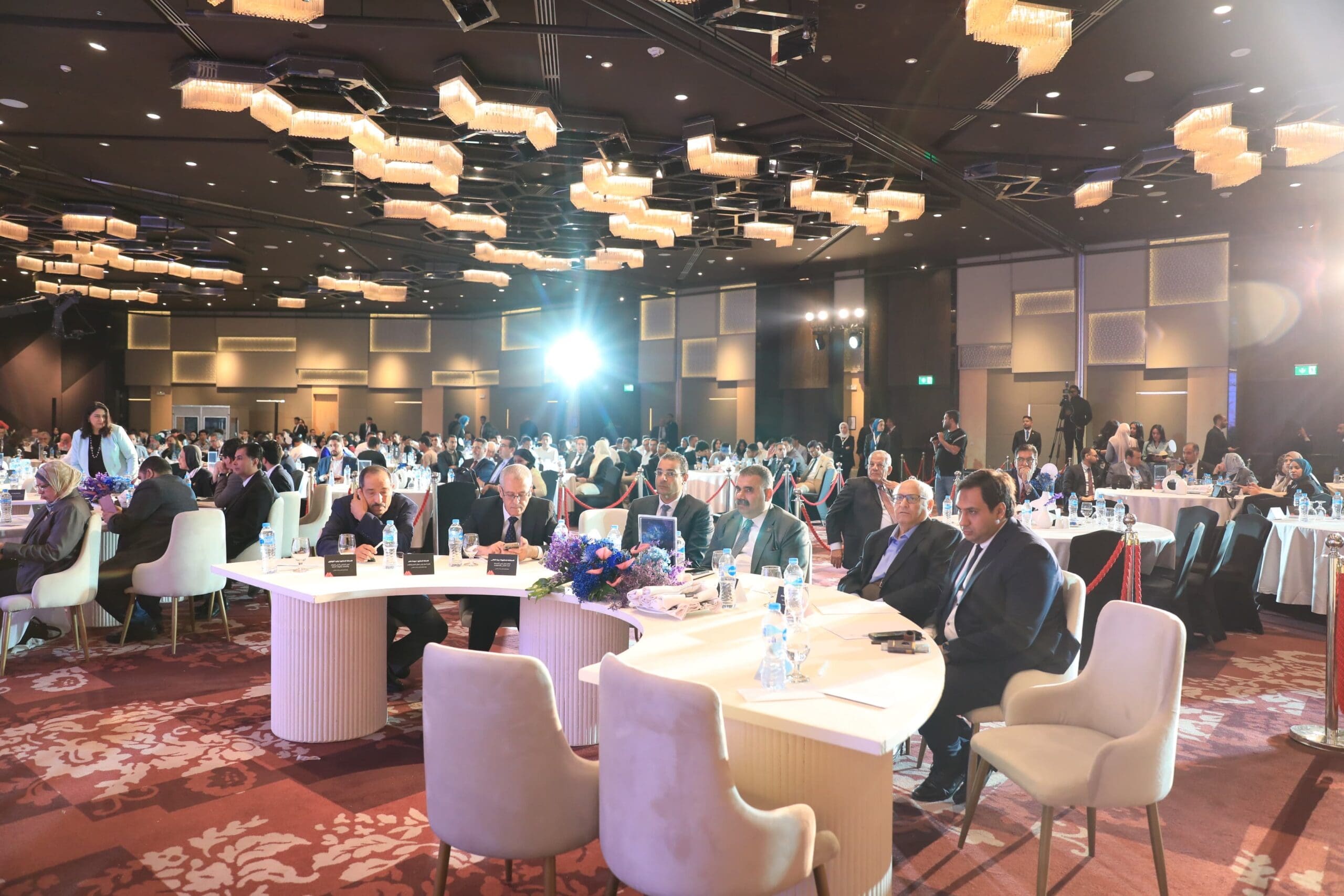 التعليم العالى: جلسات حوارية حول "التوظيف والجاهزية للمستقبل" و"مسارات الابتكار والتوظيف" 1 52cf073f f7f5 47ab b089 c5447cf66217 scaled جلسات التعليم العالى: جلسات حوارية حول "التوظيف والجاهزية للمستقبل" و"مسارات الابتكار والتوظيف" موقع في الجامعة
