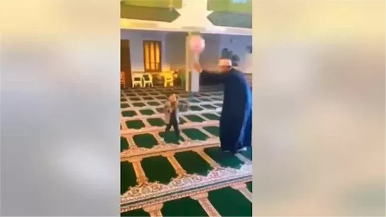 بعد تريند عيد الفطر .. الأوقاف تحدد 4 ضوابط اللعب مع الأطفال في المساجد 18 918 جامعة ساكسوني بعد تريند عيد الفطر .. الأوقاف تحدد 4 ضوابط اللعب مع الأطفال في المساجد موقع في الجامعة