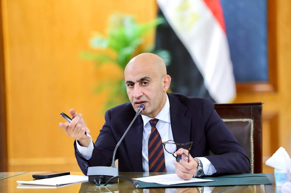 توجيه عاجل من وزير التعليم بانتهاء كافة المديريات من دهانات وتشجير كافة المدارس خلال شهر 1 FB IMG 1743693135959 وزير التعليم توجيه عاجل من وزير التعليم بانتهاء كافة المديريات من دهانات وتشجير كافة المدارس خلال شهر موقع في الجامعة