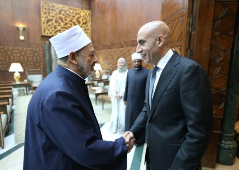 وقعها الطيب والبابا فرنسيس.. شيخ الأزهر ووزير التعليم يناقشان تضمين وثيقة الأخوة الإنسانية في المناهج التعليمية 10 FB IMG 1744974122591 دمياط وقعها الطيب والبابا فرنسيس.. شيخ الأزهر ووزير التعليم يناقشان تضمين وثيقة الأخوة الإنسانية في المناهج التعليمية موقع في الجامعة