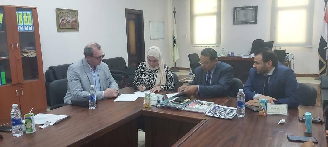 FB IMG 1745430771682 ملتقى جامعة بني سويف توقع بروتوكول تعاون مع مؤسسة بساتين لدعم النباتات الطبية والعطرية موقع في الجامعة