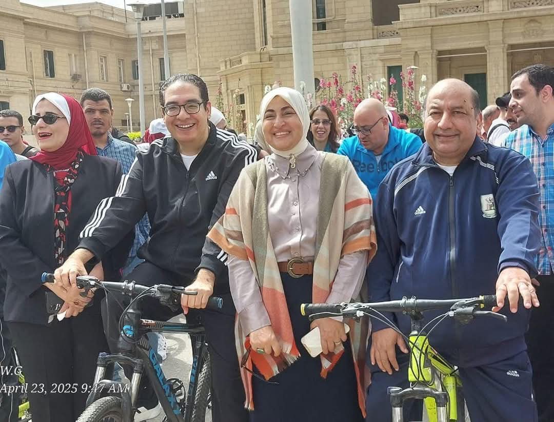 FB IMG 1745612063554 الزهور عميدة إعلام القاهرة: تشجيع الأنشطة الطلابية في كافة المجالات موقع في الجامعة